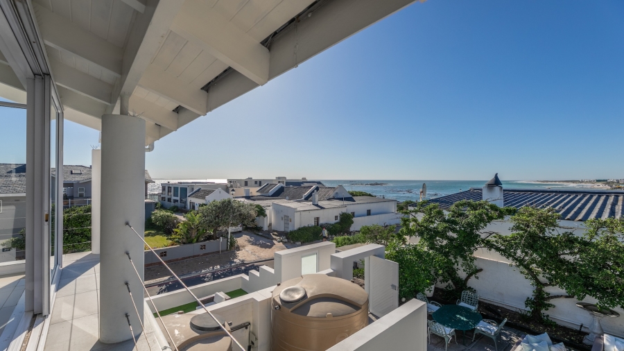 5 Bedroom Property for Sale in Bloubergstrand Western Cape